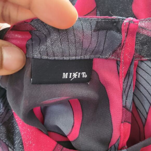 Mix It Red Black Sleeveless Sheer Floral Pleated Front Top Size M - Picture 4 of 6